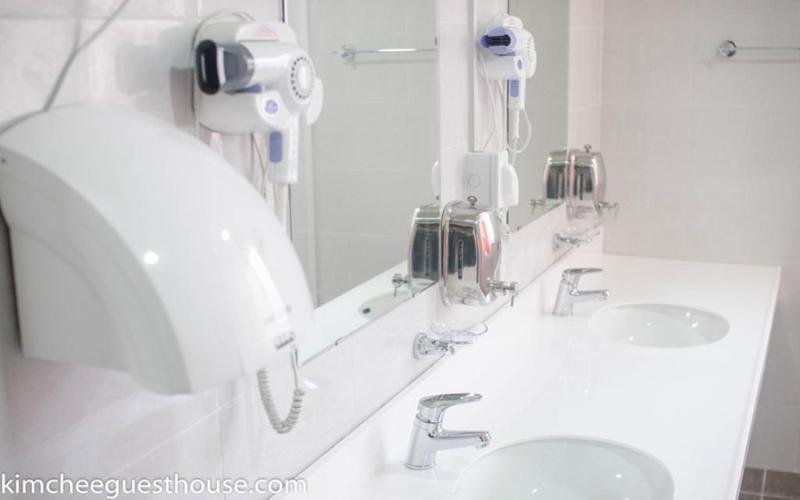 Kimchee Busan Downtown Guesthouse Ngoại thất bức ảnh